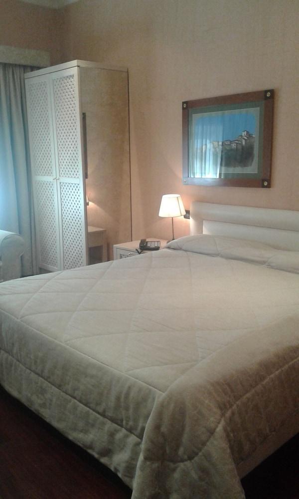 Colosseo Studio Suite Ρώμη Εξωτερικό φωτογραφία